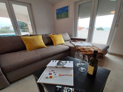 Apartment Beachfront Apartment with Balcony and Sea View in Vrsi - Apartment