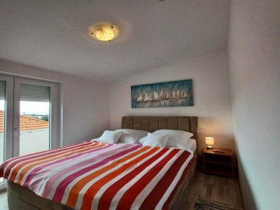 Apartment Beachfront Apartment with Balcony and Sea View - Features photo 9