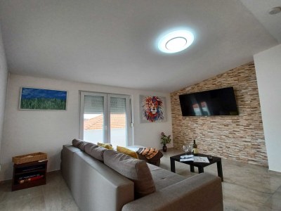 Apartment Beachfront Apartment with Balcony and Sea View - Features photo 12
