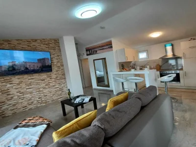 Apartment Beachfront Apartment with Balcony and Sea View - Features photo 13