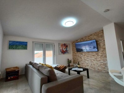 Apartment Beachfront Apartment with Balcony and Sea View - Features photo 14