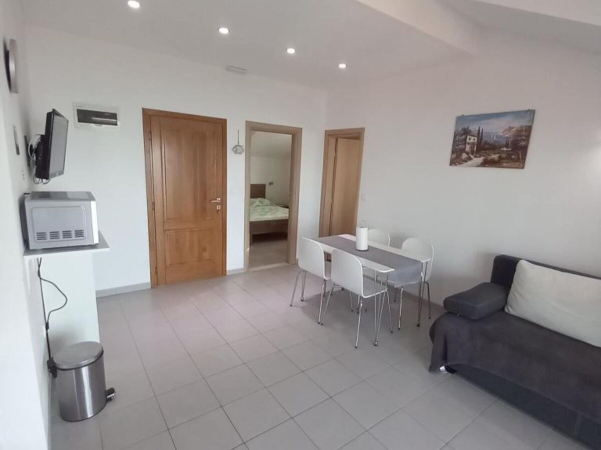 Apartment One Bedroom Apartment with Balcony and Sea View - Features photo 5