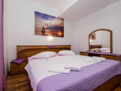 Apartment Apartments Scerbe Gordana & Miljenko Rab - Three Bedroom Apartment with Terrace (2) - Features photo 8