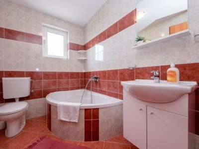 Apartment Apartments Scerbe Gordana & Miljenko Rab - Three Bedroom Apartment with Terrace (2) - Features photo 15