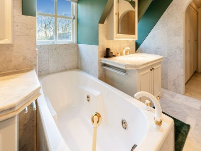 Villa Beautiful Villa in Drunen with Private Heated Pool - Features photo 25