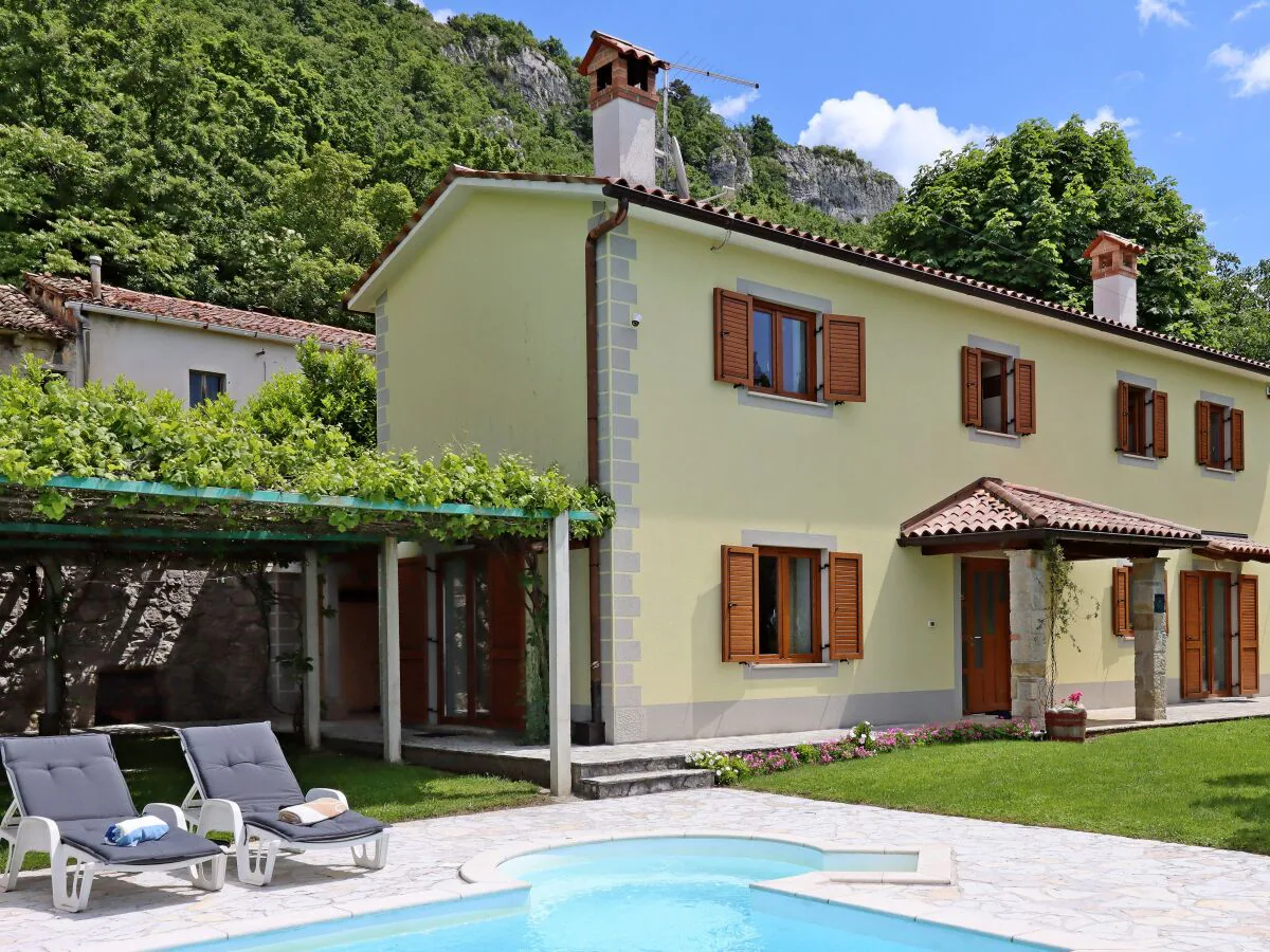 Holiday house Four-bedroom house with terrace Dolenja Vas, Central Istria - Središnja Istra K-24521