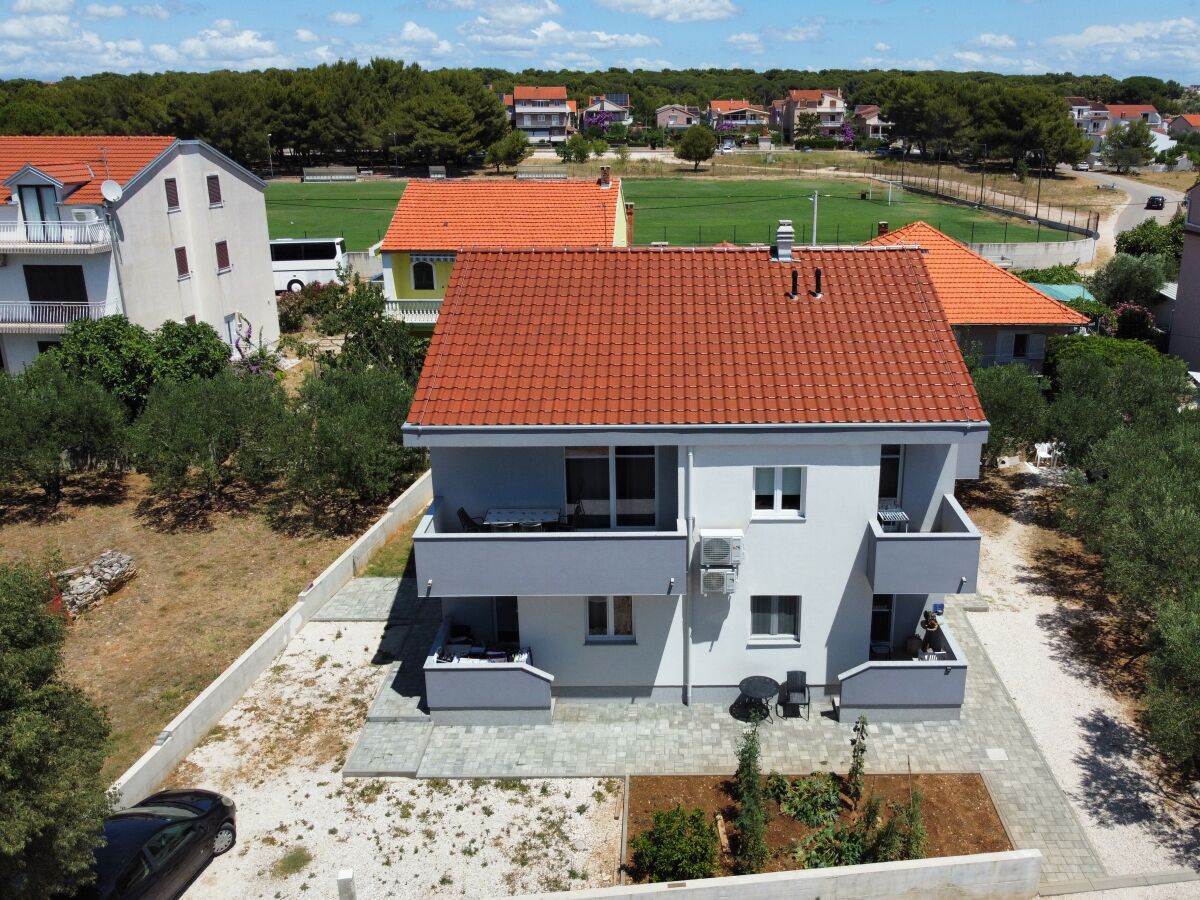 Apartment Three bedroom apartment with terrace Biograd na Moru, Biograd A-24723-a - Outdoor photo 4