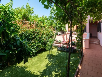 Apartment Two bedroom apartment with terrace Štinjan, Pula A-24743-a - Outdoor photo 4