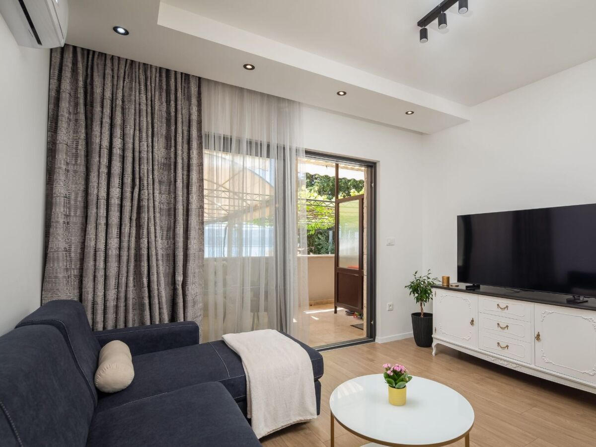 Apartment One bedroom apartment with air-conditioning Stanići, Omiš A-2819-b - Outdoor photo 4