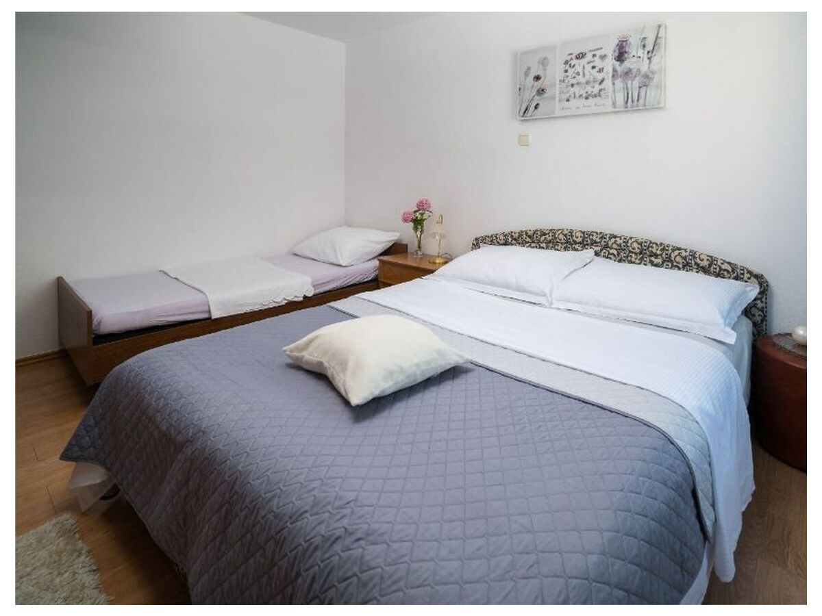 Apartment Four-bedroom apartment with terrace and sea view Stanići, Omiš A-2819-d - Outdoor photo 2