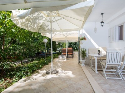 Apartment Two bedroom apartment with terrace Žuljana, Pelješac A-4574-b in Žuljana - Apartment