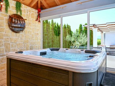 Holiday house Villa Maja w/pool, sauna & whirlpool - Outdoor photo 4