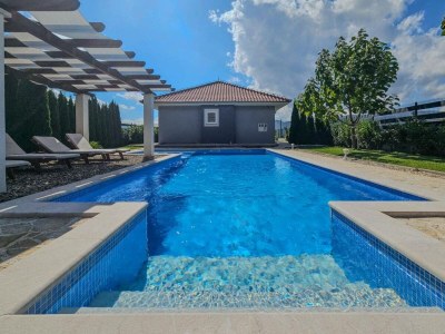 Holiday house Villa Maja w/pool, sauna & whirlpool - Outdoor photo 8