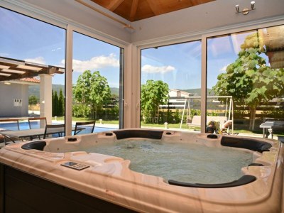 Holiday house Villa Maja w/pool, sauna & whirlpool - Outdoor photo 12