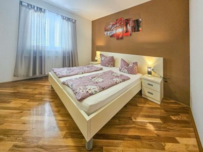 Holiday house Villa Maja w/pool, sauna & whirlpool - Features photo 22