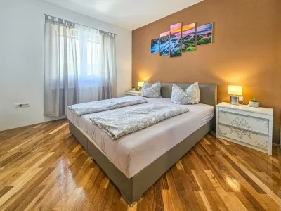 Holiday house Villa Maja w/pool, sauna & whirlpool - Features photo 24