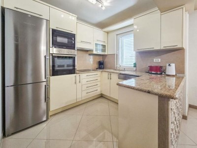 Holiday house Villa Maja w/pool, sauna & whirlpool - Features photo 34