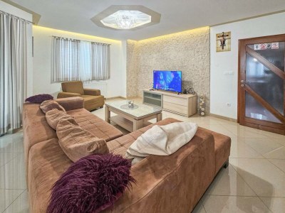 Holiday house Villa Maja w/pool, sauna & whirlpool - Features photo 35