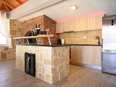 Holiday house Villa Maja w/pool, sauna & whirlpool - Features photo 42