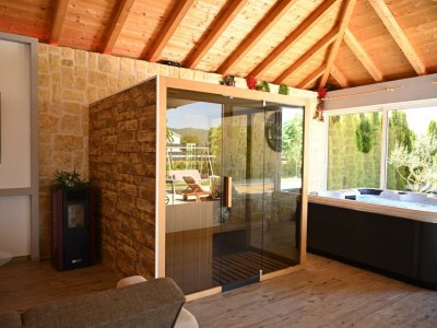 Holiday house Villa Maja w/pool, sauna & whirlpool - Features photo 45