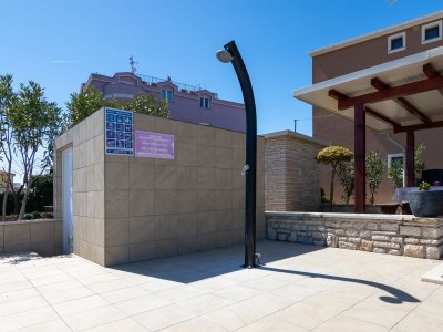 Apartment Two bedroom apartment with terrace Valbandon, Fažana A-2201-c - Outdoor photo 5