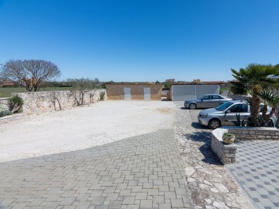 Apartment Two bedroom apartment with terrace Valbandon, Fažana A-2201-d - Outdoor photo 15