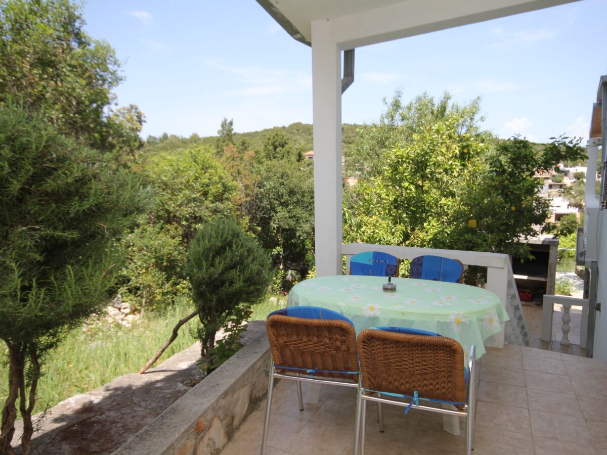Apartment Two bedroom apartment with terrace Cove Zarace (Gdinj), Hvar A-4597-b