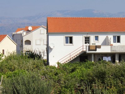 Apartment Two bedroom apartment with terrace and sea view Supetar, Brač A-5627-a in Supetar - Apartment