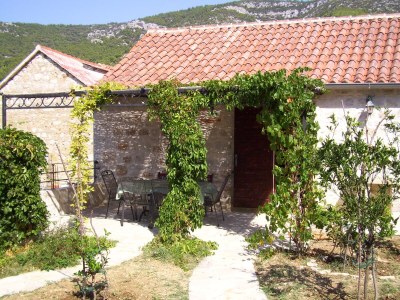 Apartment Two bedroom apartment with terrace Komiža, Vis A-9247-a - Outdoor photo 30