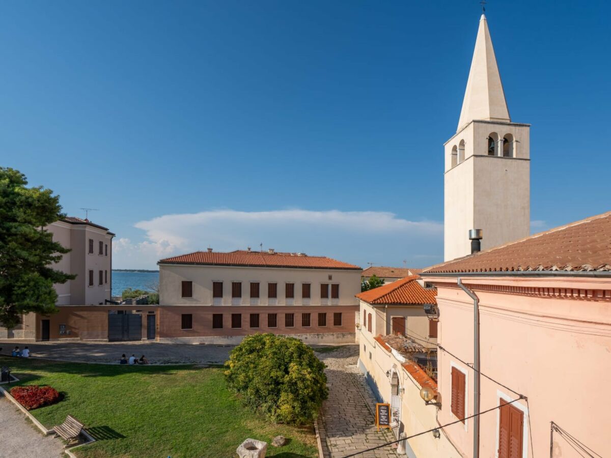 Apartment Waterfront Apartment in Porec - Outdoor photo 4