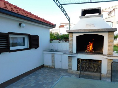 Apartment Three bedroom apartment with terrace and sea view Okrug Gornji, Čiovo A-20055-c - Outdoor photo 4