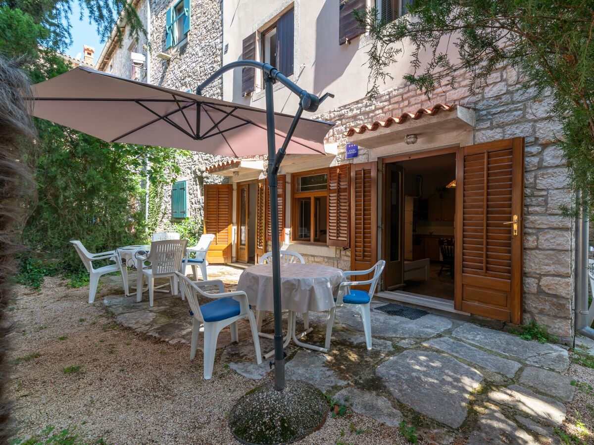 Apartment Studio flat with terrace Bale, Rovinj AS-22881-a