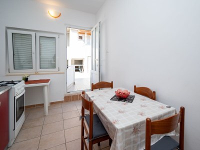 Apartment One bedroom apartment near beach Metajna, Pag A-6395-d - Outdoor photo 7