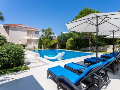 Apartment Two bedroom apartment with terrace Splitska, Brač A-23224-b - Outdoor photo 6
