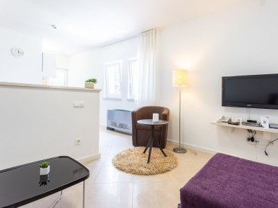 Apartment Two bedroom apartment with terrace Splitska, Brač A-23224-b - Outdoor photo 32