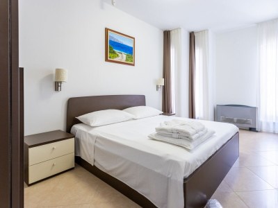 Apartment Two bedroom apartment with terrace Splitska, Brač A-23224-b - Outdoor photo 39