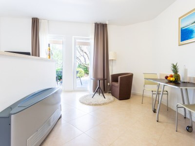 Apartment Studio flat with terrace and sea view Splitska, Brač AS-23224-a - Outdoor photo 30