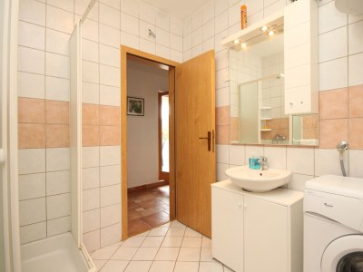 Apartment One bedroom apartment with terrace and sea view Sveti Jakov, Lošinj A-8011-a - Outdoor photo 14