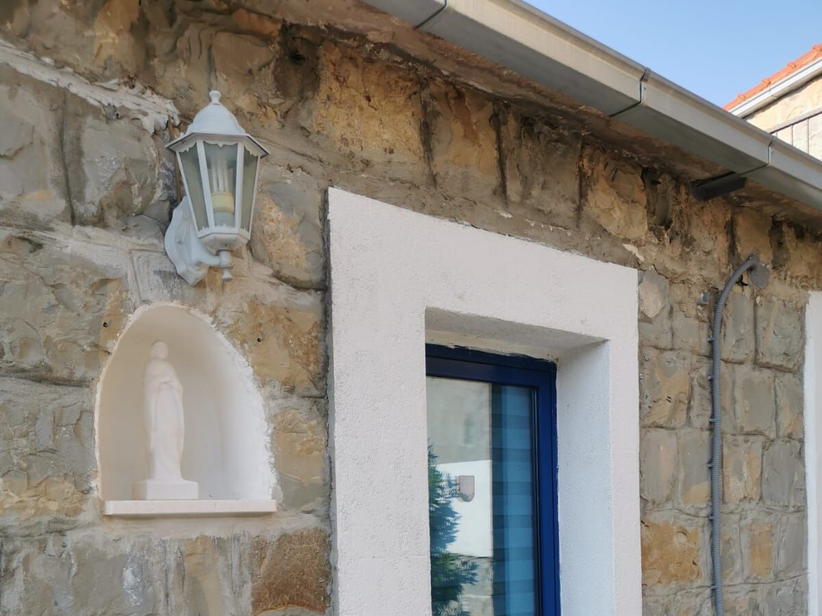 Holiday house Two bedroom house with terrace Kostanje, Omiš K-19770