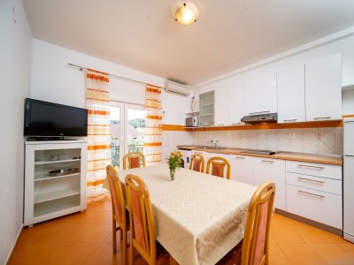 Apartment Three bedroom apartment with balcony Lopar, Rab A-24754-b - Outdoor photo 10