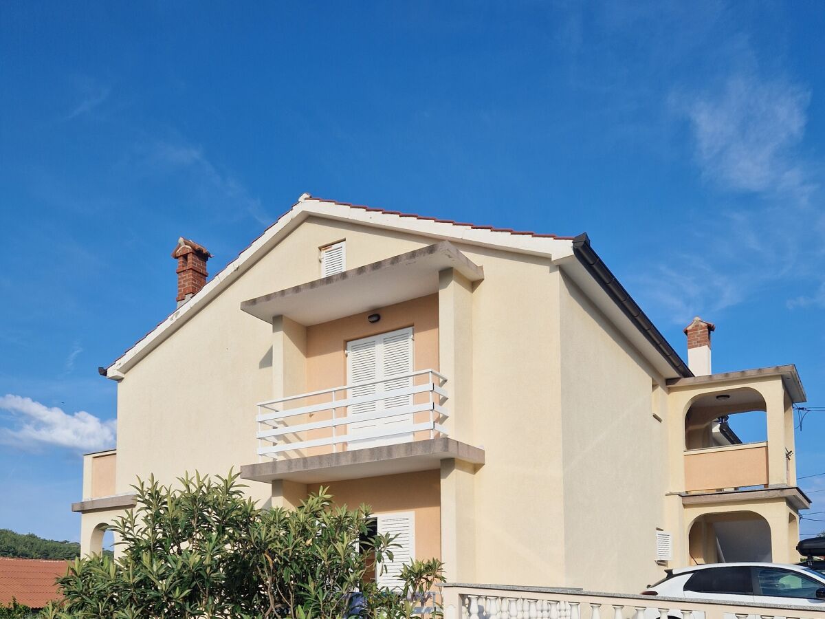 Apartment Two bedroom apartment with balcony Lopar, Rab A-24754-d - Outdoor photo 3