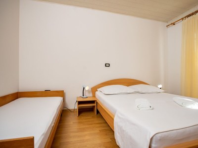 Apartment Two bedroom apartment with balcony Lopar, Rab A-24754-d in Lopar - Apartment