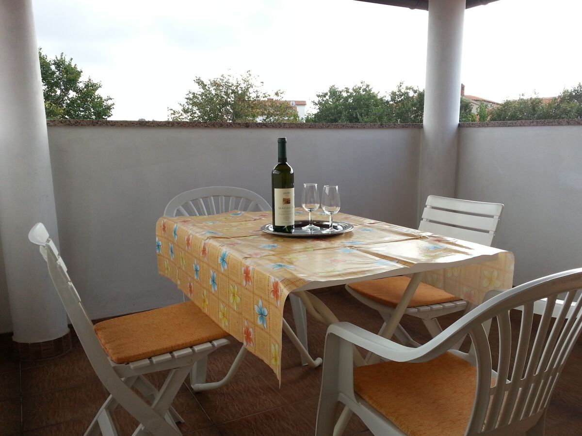 Apartment One bedroom apartment with terrace Valbandon, Fažana A-24921-b