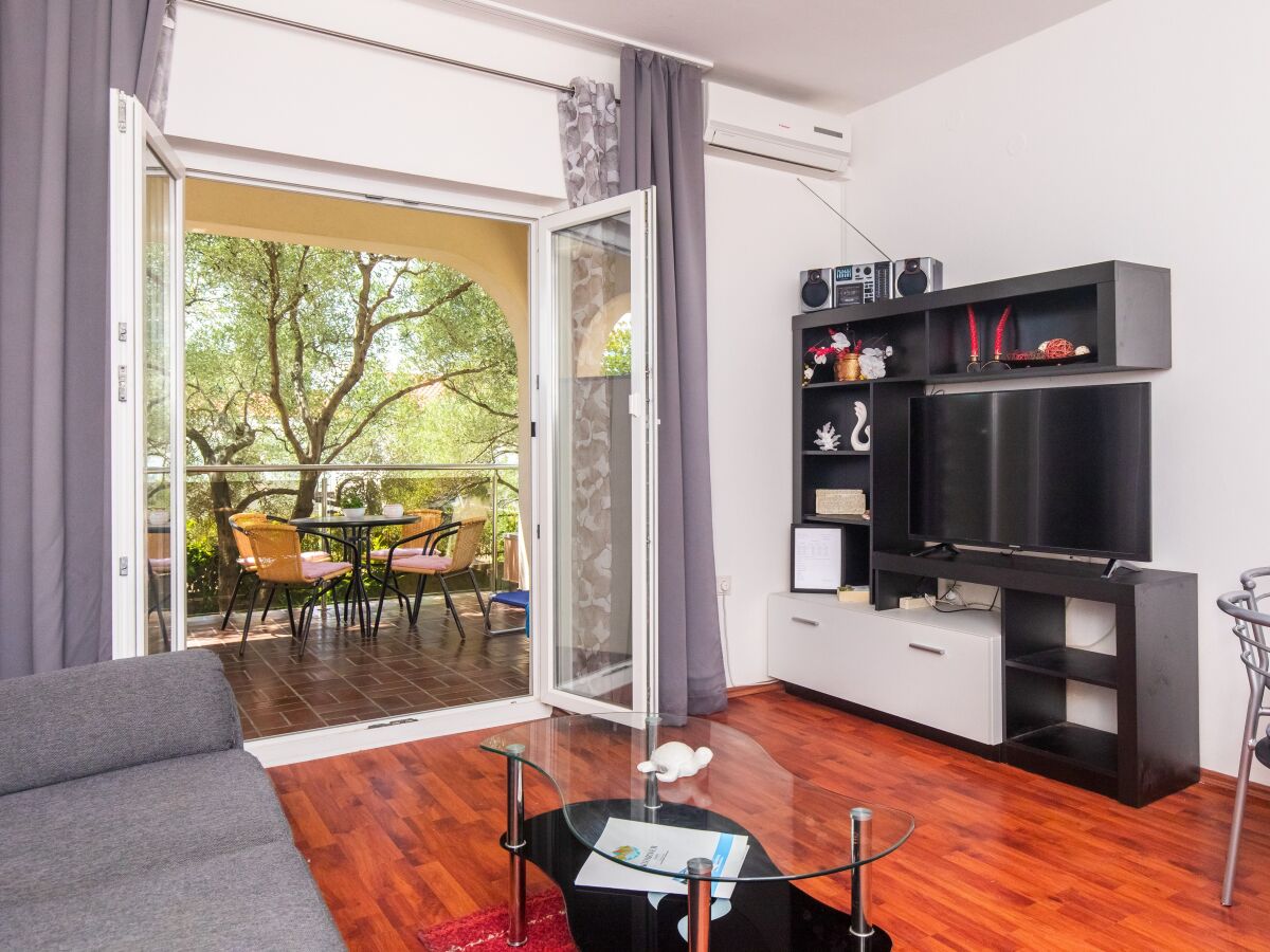 Apartment One bedroom apartment with terrace Punat, Krk A-24859-b