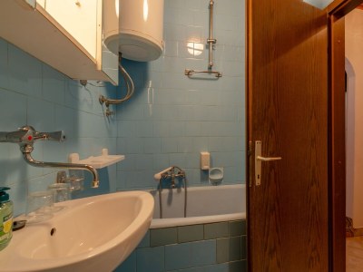 Apartment Two bedroom apartment near beach Zavalatica, Korčula A-187-b - Outdoor photo 25