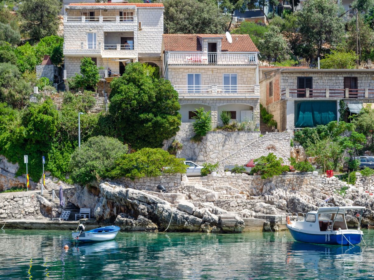 Apartment Three bedroom apartment near beach Zavalatica, Korčula A-187-a - Outdoor photo 2