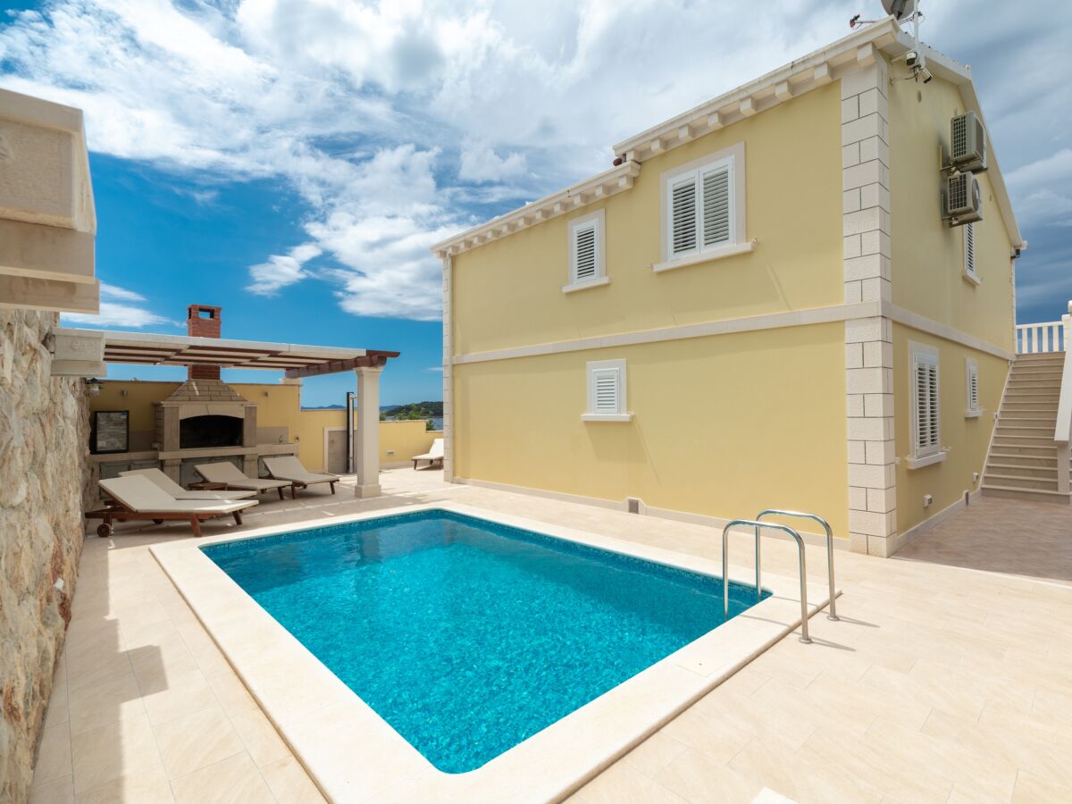 Holiday house Comfortable and spacious house with terrace and sea view Prižba, Korčula K-199 - Outdoor photo 3