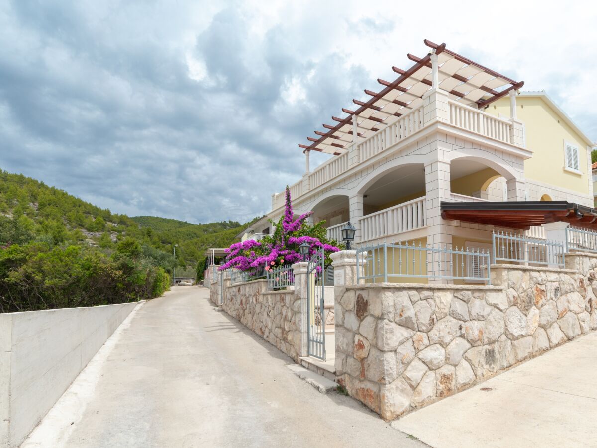 Holiday house Comfortable and spacious house with terrace and sea view Prižba, Korčula K-199 - Outdoor photo 4