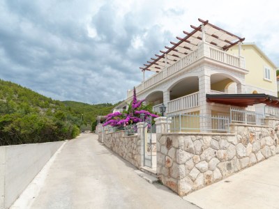 Holiday house Comfortable and spacious house with terrace and sea view Prižba, Korčula K-199 - Outdoor photo 4