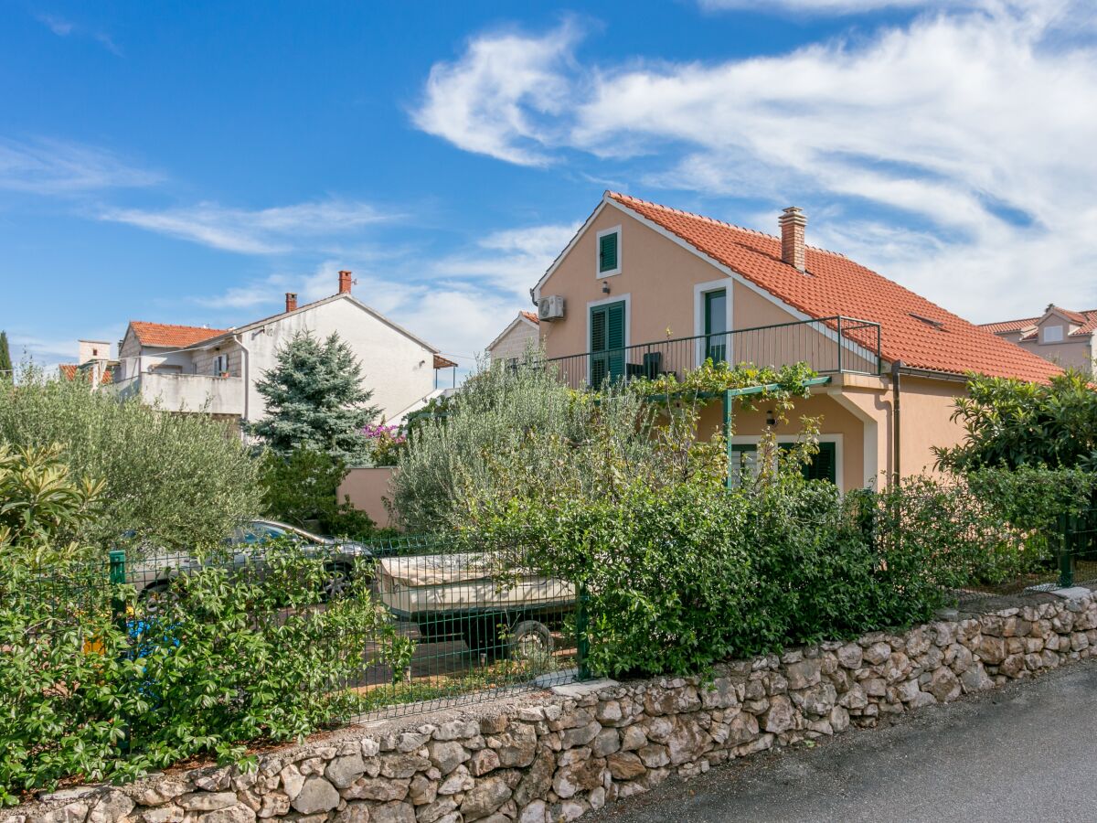 Apartment Two bedroom apartment with terrace and sea view Mirca, Brač A-2854-a - Outdoor photo 2